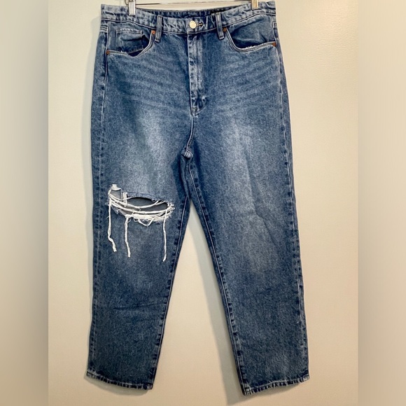Blank NYC Denim - Blank NYC Jeans Siez 31 "The Howard" Mid Rise Ripped Knee Loose Fit